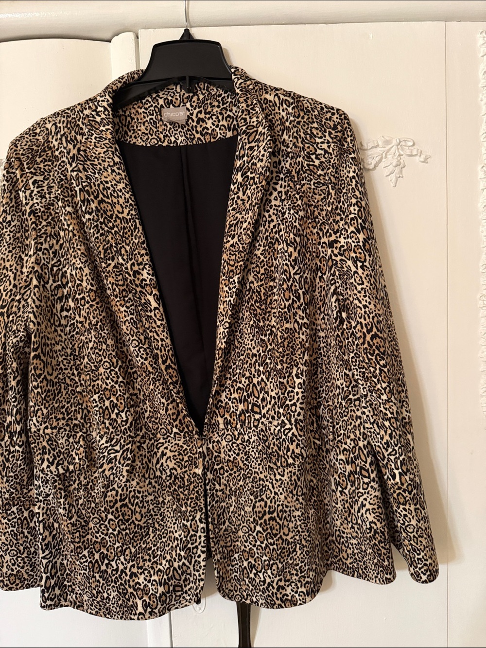 Chico's Leopard Print Blazer in Tan and Black Soft knit. SZ 3.
